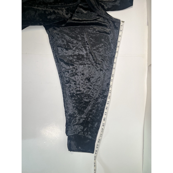 Torrid Black Crushed Velvet Top Off Shoulder Shirt Sweatshirt Size 6 6X New - Picture 7 of 14